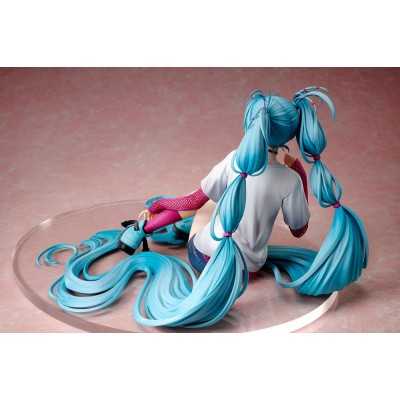HATSUNE MIKU - 1/4 Yoneyama Mai The Latest Street Style "Cute" Stronger PVC Figure 17 cm