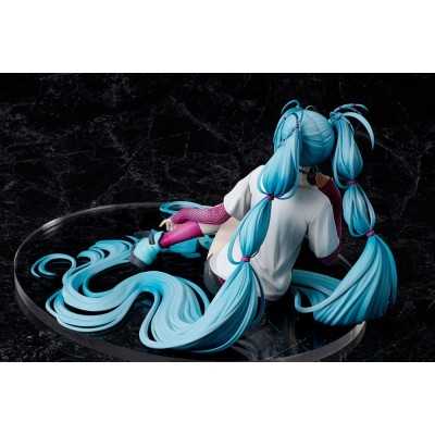 HATSUNE MIKU - 1/4 Yoneyama Mai The Latest Street Style "Cute" Limited Edition Stronger PVC Figure 17 cm