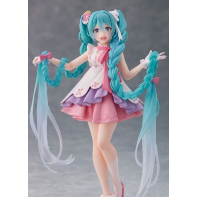 HATSUNE MIKU - Rapunzel Ver. Wonderland Taito PVC Figure 18 cm