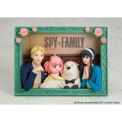 SPY X FAMILY - The Forgers Proof PVC Figure 13 cm