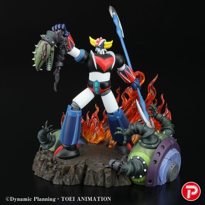 GRENDIZER – Grendizer a Cry of Victory Scene Selection 01 Plex PVC Figure 14 cm