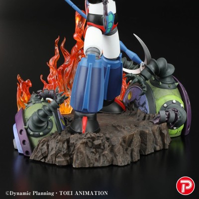 GRENDIZER – Grendizer a Cry of Victory Scene Selection 01 Plex PVC Figure 14 cm