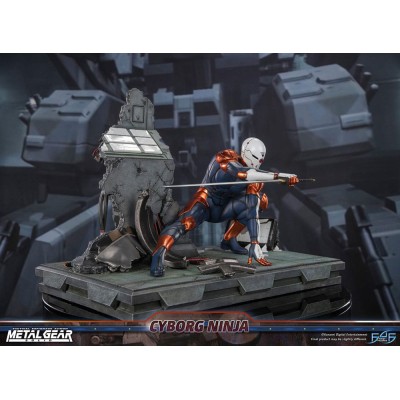 METAL GEAR SOLID - Cyborg Ninja Gray Fox Statue First 4 Figures PVC Figure 41 cm