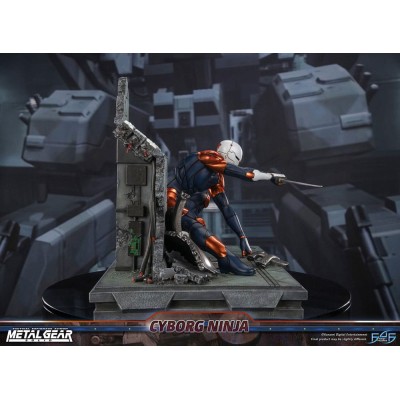 METAL GEAR SOLID - Cyborg Ninja Gray Fox Statue First 4 Figures PVC Figure 41 cm