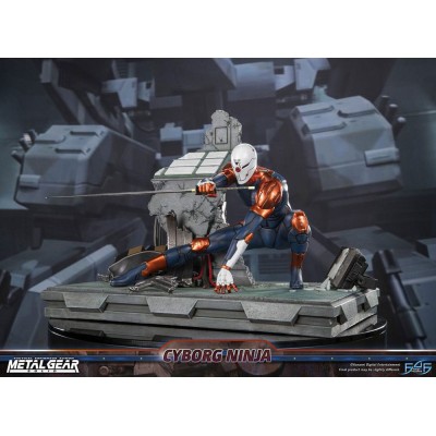 METAL GEAR SOLID - Cyborg Ninja Gray Fox Statue First 4 Figures PVC Figure 41 cm