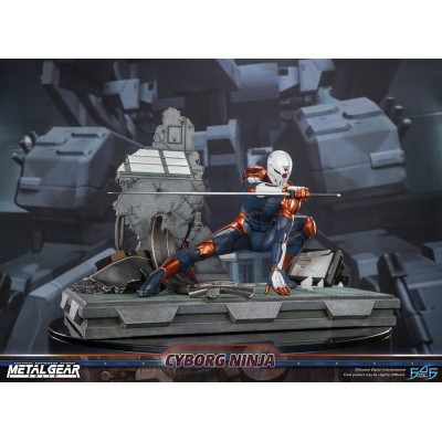 METAL GEAR SOLID - Cyborg Ninja Gray Fox Statue First 4 Figures PVC Figure 41 cm