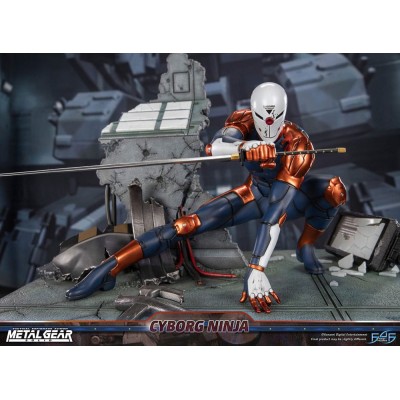 METAL GEAR SOLID - Cyborg Ninja Gray Fox Statue First 4 Figures PVC Figure 41 cm
