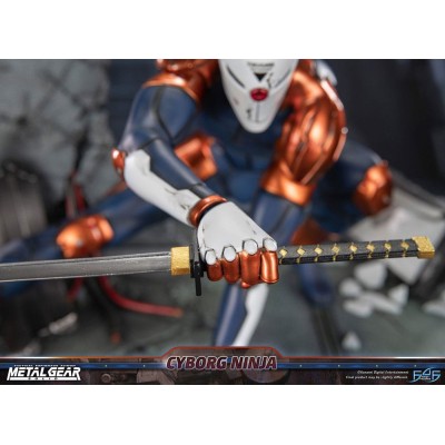 METAL GEAR SOLID - Cyborg Ninja Gray Fox Statue First 4 Figures PVC Figure 41 cm