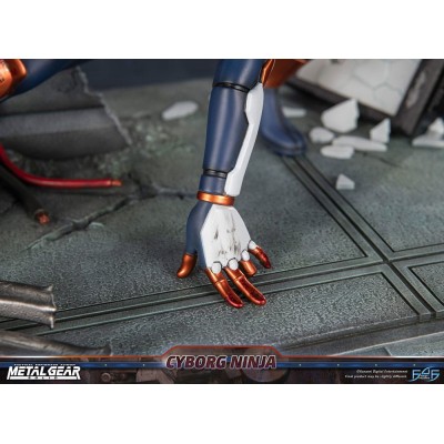 METAL GEAR SOLID - Cyborg Ninja Gray Fox Statue First 4 Figures PVC Figure 41 cm