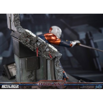 METAL GEAR SOLID - Cyborg Ninja Gray Fox Statue First 4 Figures PVC Figure 41 cm