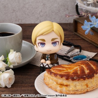 ATTACK ON TITAN - Erwin Smith Look Up Megahouse PVC Figure 11 cm