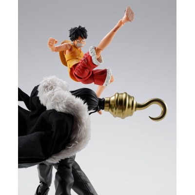 ONE PIECE - Sir Crocodile -Marineford- S.H.Figuarts Action Figure 18 cm