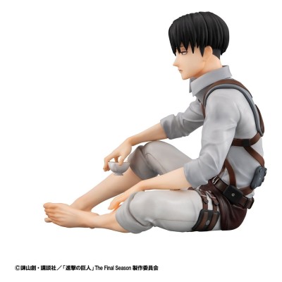 ATTACK ON TITAN - Squad Captain Levi Palm Size Megahouse PVC Figure 9 cm