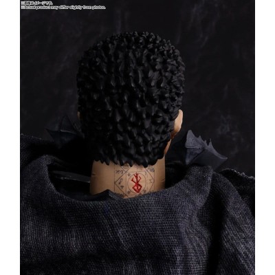 BERSERK - Guts (Berserker Armor) Bandai S.H.Figuarts Action Figure 16 cm