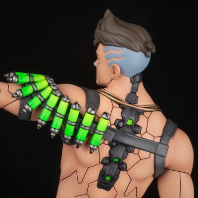 CYBERPUNK EDGERUNNERS - David Dark Horse PVC Figure 23 cm